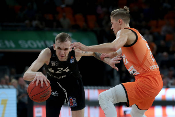 索战术变革 索战术变革