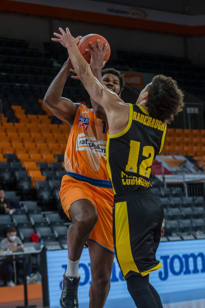 逼抢与快速 逼抢与快速